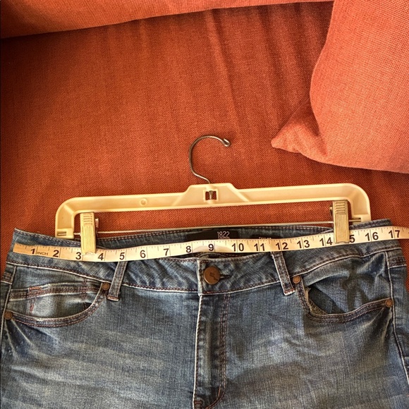 1822 Denim Blue Cropped Jeans - Picture 7 of 10